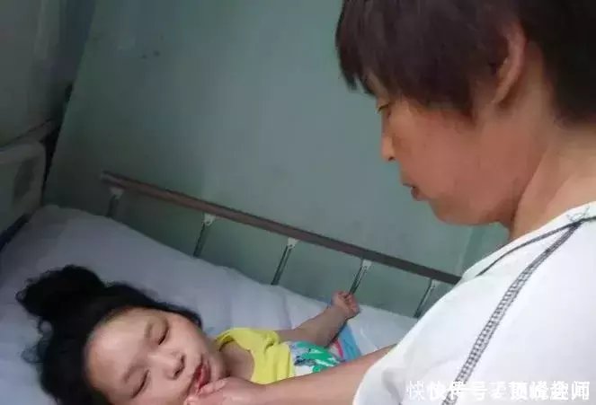 妙龄女子生完孩子瘫痪了，丈夫：我就是没钱治，要不拉回家