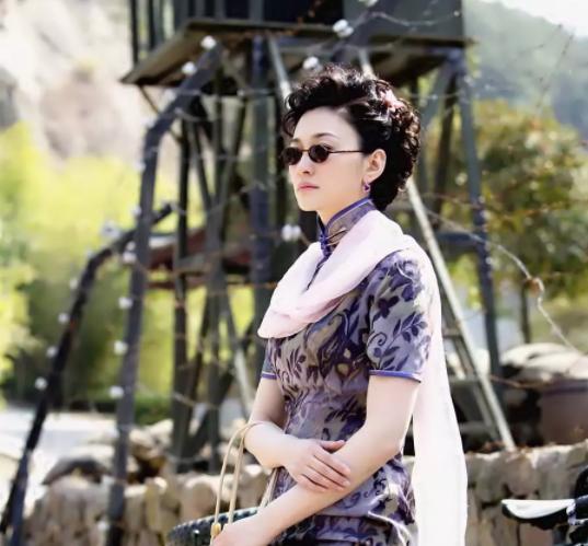 他是谍战剧新剧,曾打造暗算,教父开播,找来罗海琼李小冉双女主皇冠之战电视剧图片