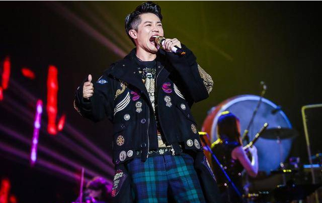 凤凰传奇_凤凰传奇平分收入