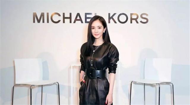 赵丽颖夺取Angelababy时尚代言?灰姑娘的逆袭