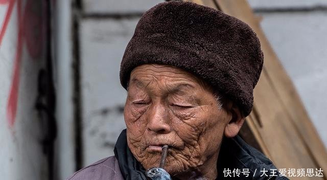 专家建议取消农村养老保险,更改为城市退休金