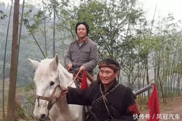 “大衣哥”朱之文首次参演抗日大剧,颠覆了以往的形象 凯发电游官网app