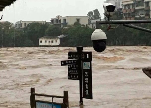 特大暴雨！四川乐山持续暴雨，9万多人受灾，酿3死3失踪！