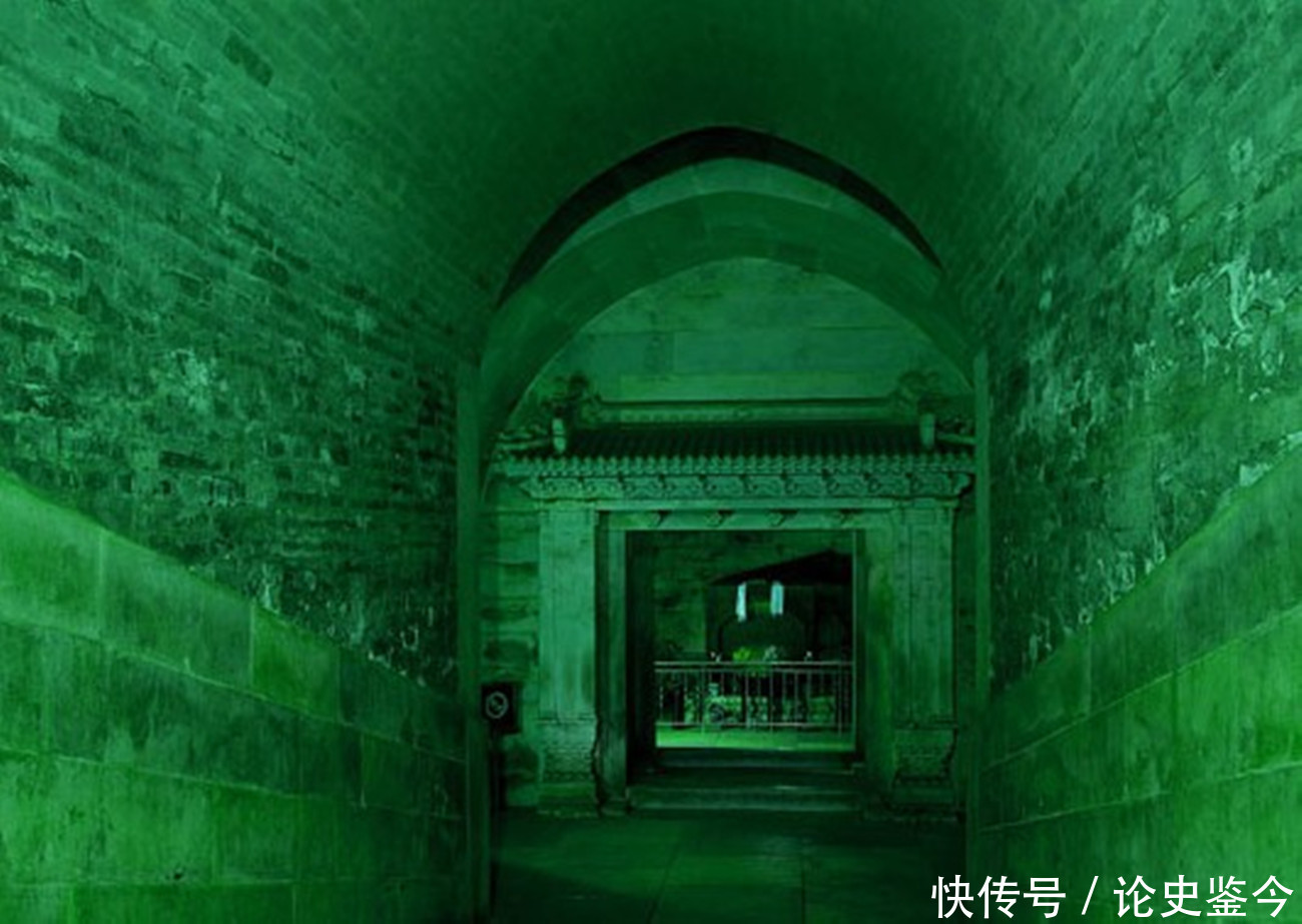 孙殿英盗陵,手段太卑劣,乾隆的辫子被丢在地上,慈禧衣服被扒