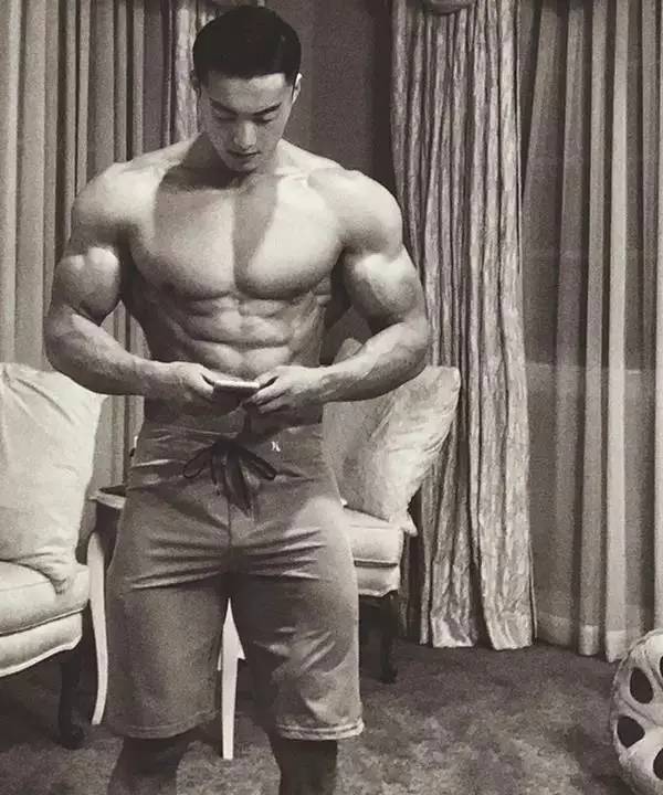 中国的肌肉一哥!用实力压倒欧美肌肉男!