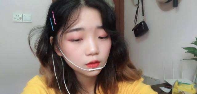 有些痛是慢慢体会、感受不一样的抖音神曲《那