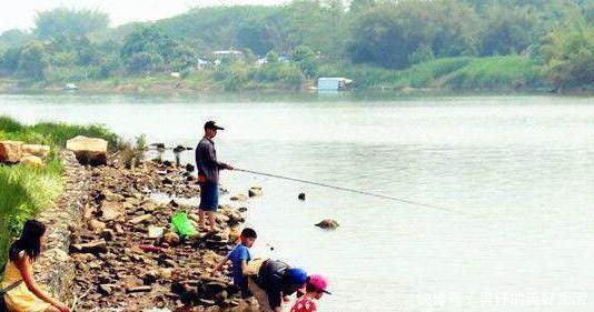 钓鱼时机，图解水库黄金钓位，鱼获满满鱼护都装不下！