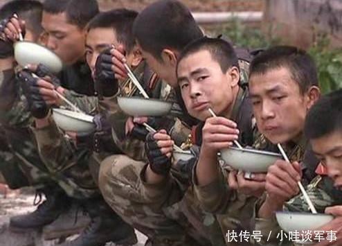 特种兵不仅做事效率高,吃饭速度也不是一般人