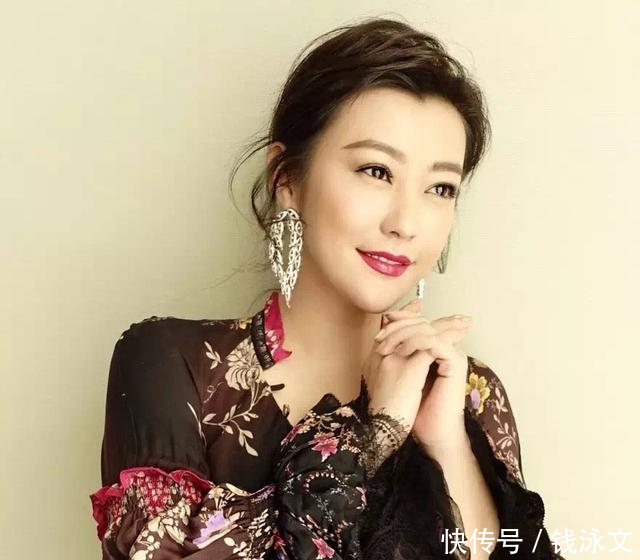 称霸微胖界的7大女星,越老越有气质