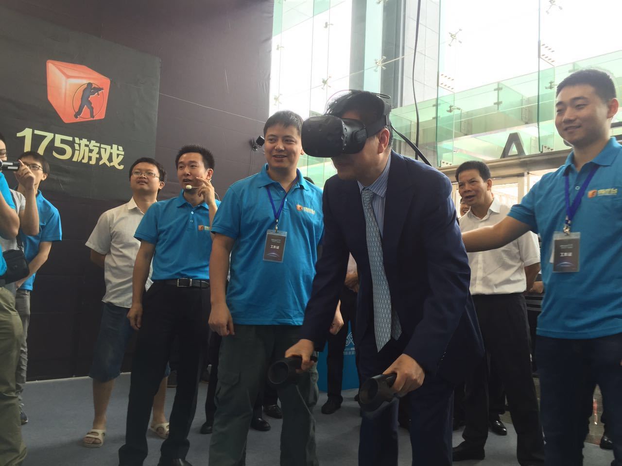 VR深圳双创周 175游戏联袂小小蚂蚁创投亮相