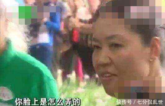 男子带着情人来公园散步被妻子撞见，随后丈夫的做法让她彻底崩溃