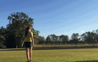 搞笑gif: 女孩子, 就应该随时保持优雅, 即使摔倒了也是优雅到底