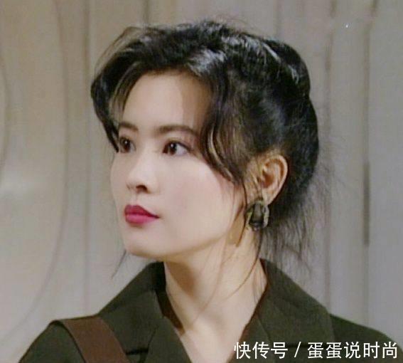 原来八字刘海,丸子头,蓝洁瑛20年前就留过