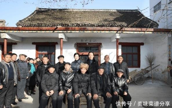 许家印妻子首度公开露面 35年婚姻默默支持丈