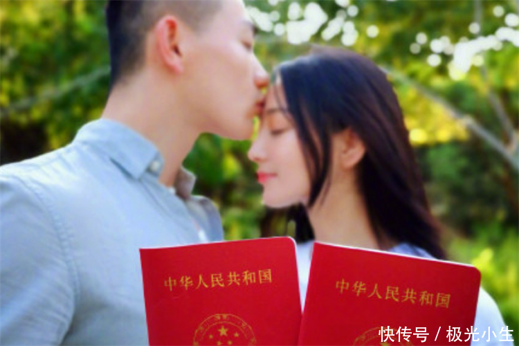 张馨予结婚了,不是因为年纪到,而是因为嫁给他