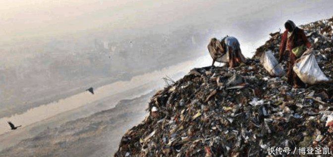 印度首都新德里 街头几乎看不到垃圾桶, 垃圾堆