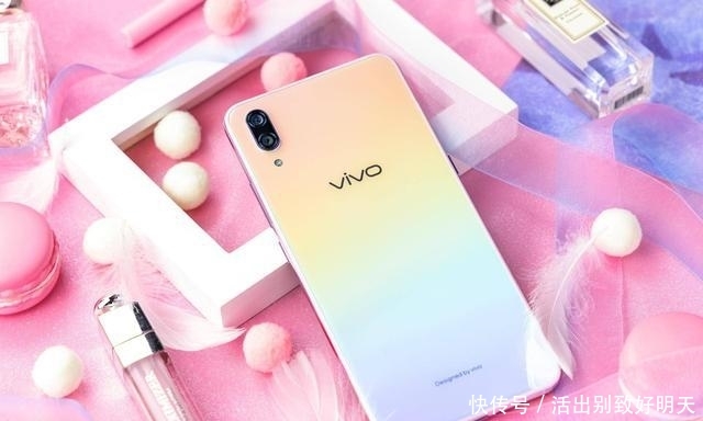 vivo 打造出颜值王手机,X23幻彩版成为年轻人追