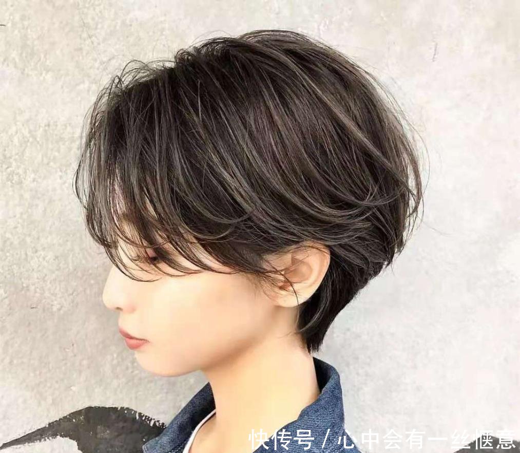 女生头发多还很炸, 剪什么短发发型可以柔顺自