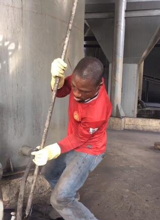 为了流量丑化非洲人,地域黑们来看看,非洲普通