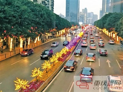重庆首批创意绿雕亮相北滨路 花草玩出\"新花样\"