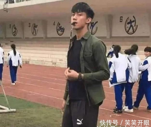 别人家的女生老师,因高中女生太痴迷,只手绘调任简单体育背影图片