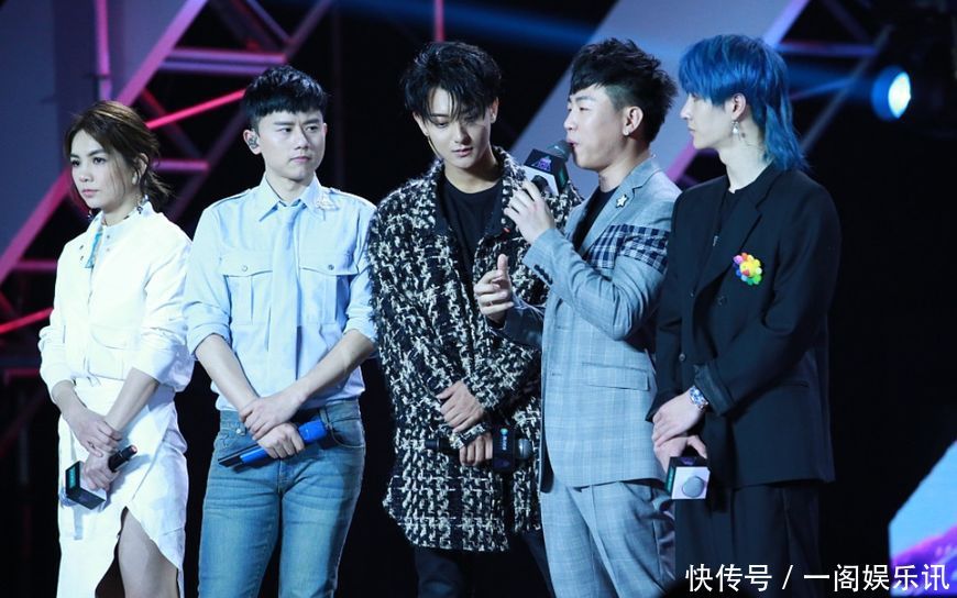 孟美岐、吴宣仪和紫宁约定好一块发微博,三位