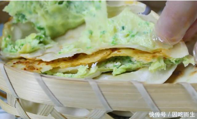 自制新鸡蛋灌饼,皮薄馅多,方法简单,比街上的好