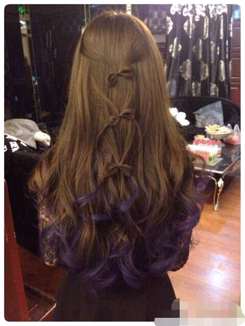 求解下面的小<em>蝴蝶结发型</em>的步骤?_360问答