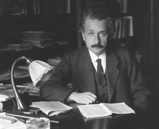 原来这些世界名人是近亲结婚!爱因斯坦爱上表