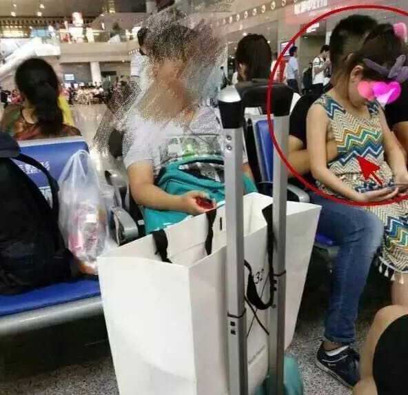 南京火车站遭猥亵女孩童他们是什么关系?_36