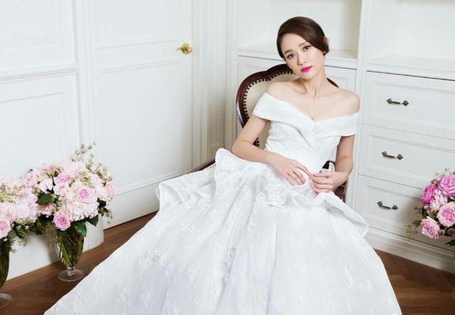陈乔恩穿婚纱_陈乔恩穿搭图片(2)