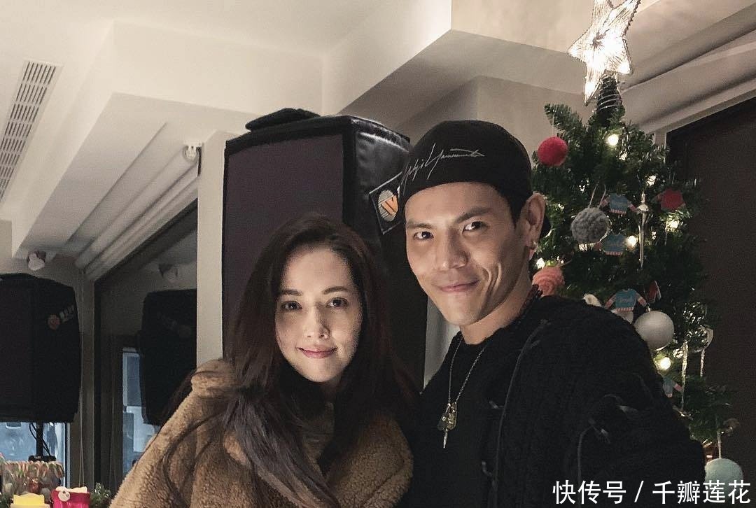 刚和郭碧婷订婚就给美女泳衣照点赞,向佐发文