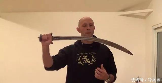 实战的刀剑一般都多重？