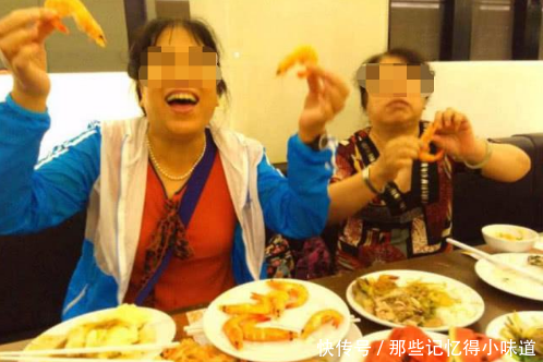 中国大妈远赴泰国吃海鲜自助餐,却被老板赶出