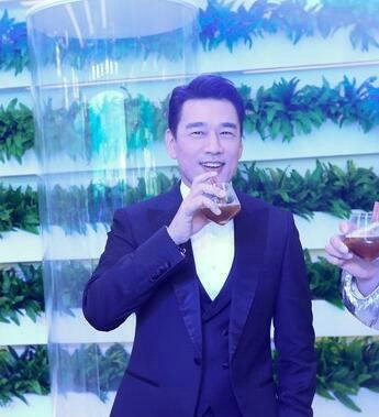 王耀庆出席活动 优雅演绎“先生精神” sunbet娱乐国际