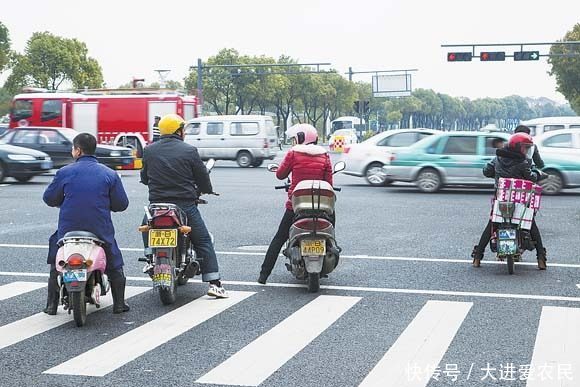 是时候整治电动车了！无牌将进行扣押，一旦查到罚款200元