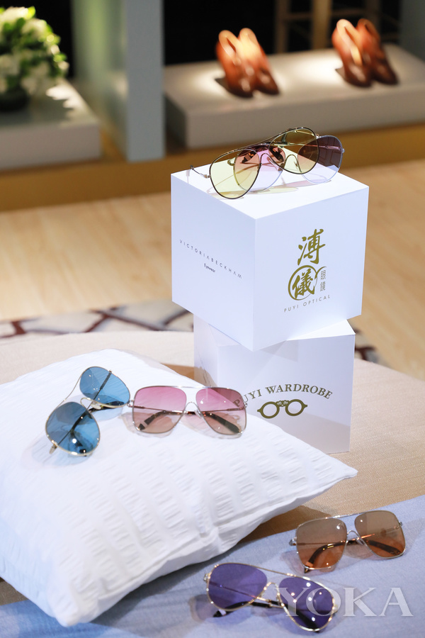 溥仪衣橱眼镜展 VICTORIA BECKHAM 专场(图4) 溥仪衣橱眼镜展 VICTORIA BECKHAM 专场(图4)