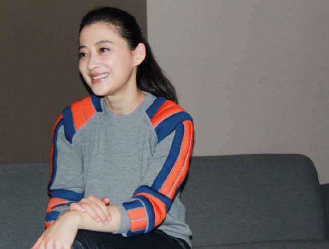 42岁梅婷近照曝光,脸已变形看着真可怕,曾经的