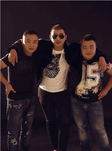 快手主播炫富,贫穷限制了我的想象