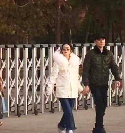 据爆赵丽颖下月生男娃 谢娜却先上热搜,果然好