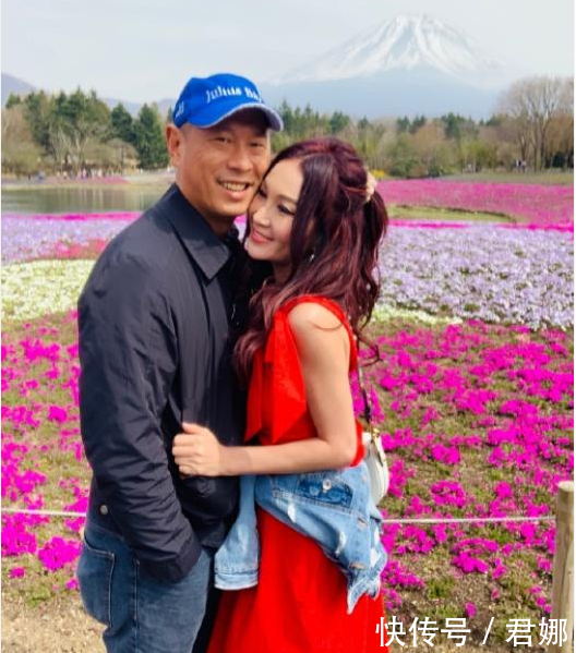 她无数男人的梦中情人,结婚19年不生孩子,53