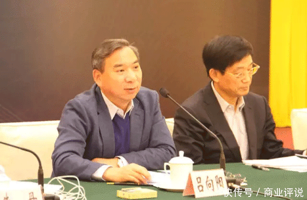 吕向阳这几年在安徽投入了至少200亿元,建设了汽车新能源,电子墨水