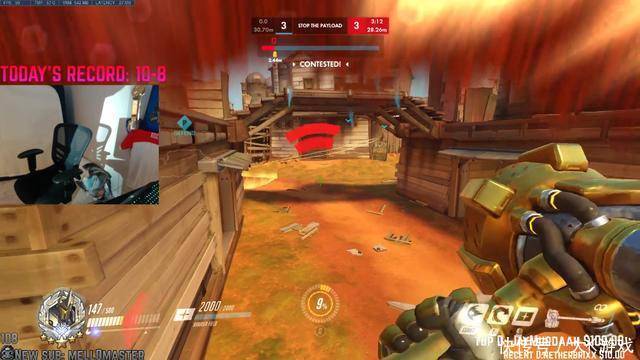 国外游戏主播直播中突遭特警查水表,被三把枪