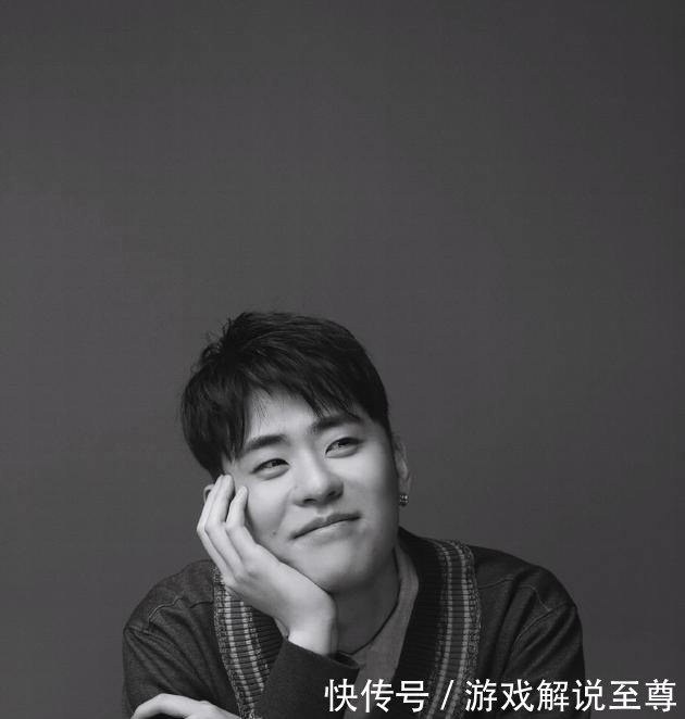 张云雷手术后终于出院,晒帅照庆祝摩羯座终于