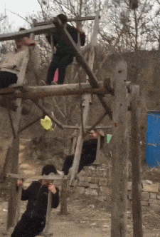 搞笑gif: 猴哥, 这是你家的如意金箍棒吗? 有点大了啊