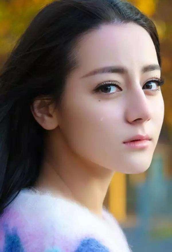 有痣的明星容易火?全智贤、胡一天、热巴就是