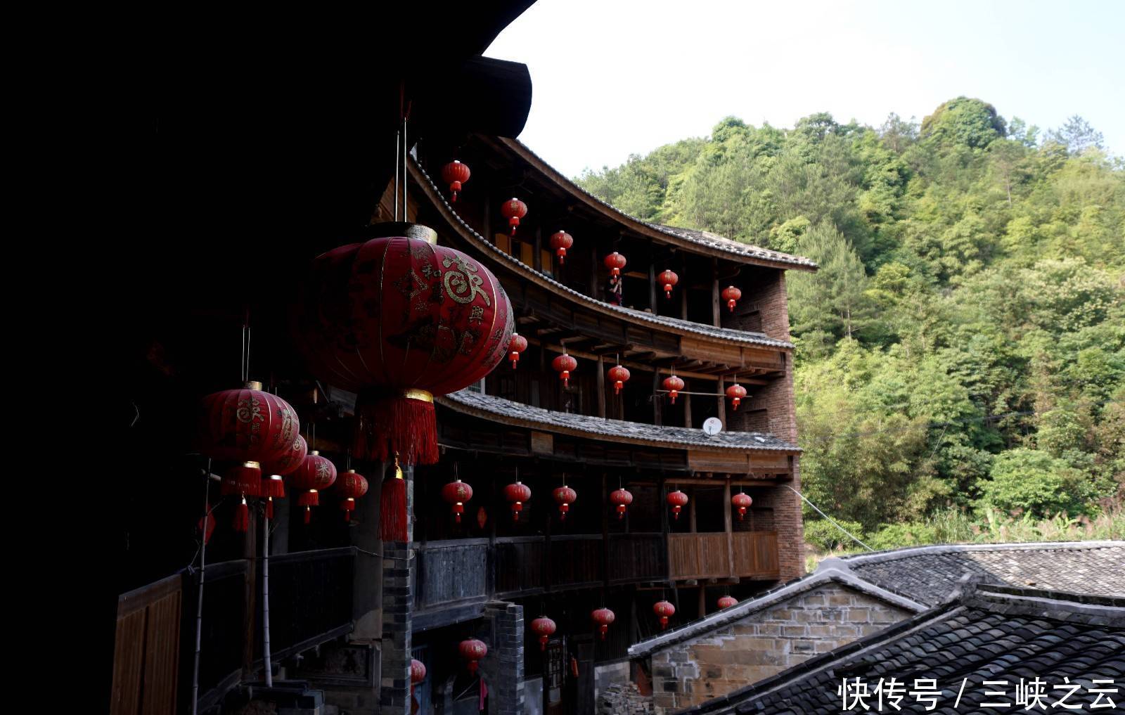 中国古建筑的一朵奇葩，福建永定土楼，神奇的山区民居冬暖夏凉