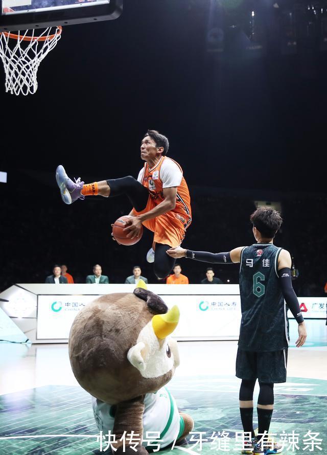 矣进宏cba扣篮视频