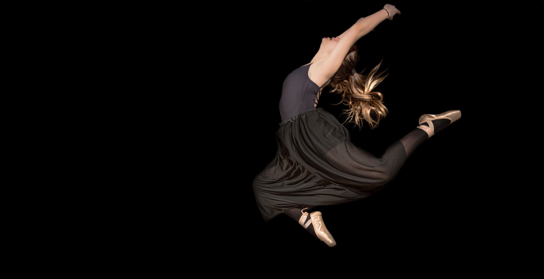 黑暗中的舞者 360娱乐