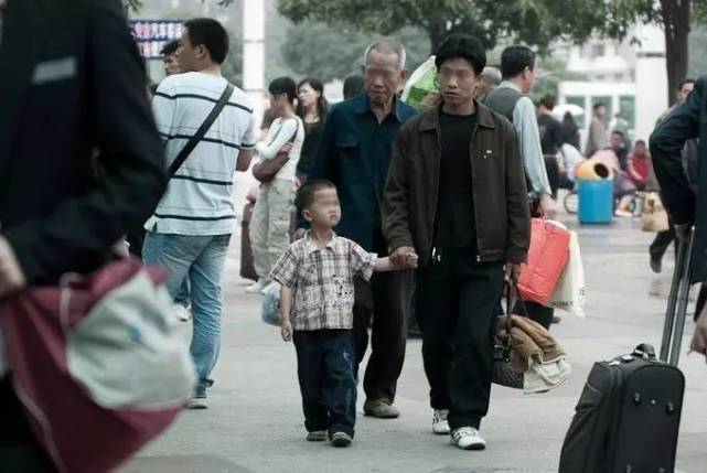 中国大陆总人口13.8亿 男性仍比女性多3000万